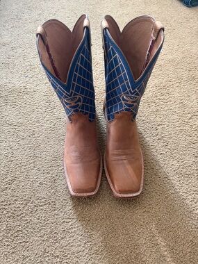 Hooey Twisted X collab Men's Brown Leather Western Boots with Blue Stitching.